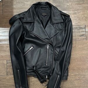 Quince Women's Sleek Black Leather Jacket